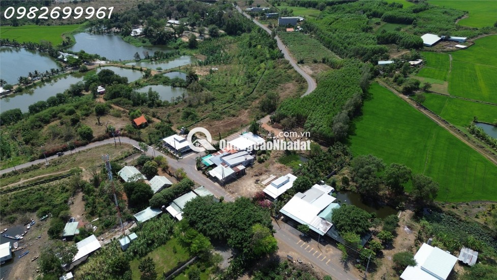 MẶT TIỀN NHỰA – VIEW HỒ TRIỆU ĐÔ – GIÁ 870 TRIỆU